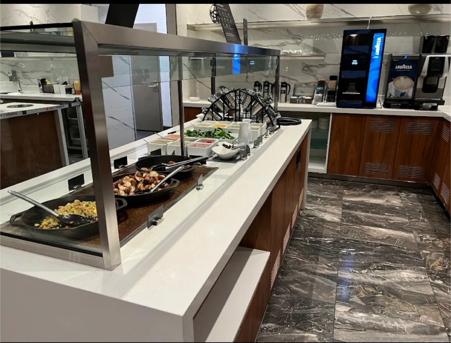 Air Canada Maple Leaf Lounge Guest Pass image indicator(3)