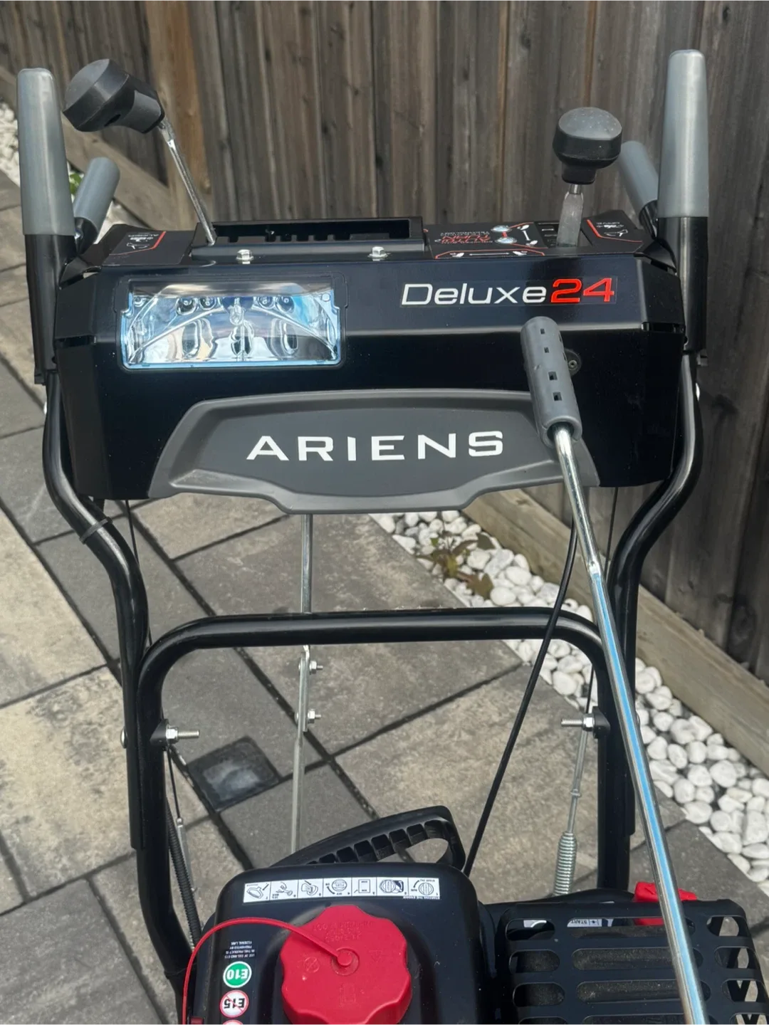 Ariens Delux 24 Snow blower- 921045 model. image indicator(3)