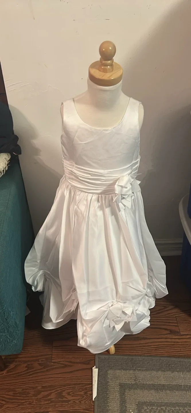 White children’s dress polyester size 4