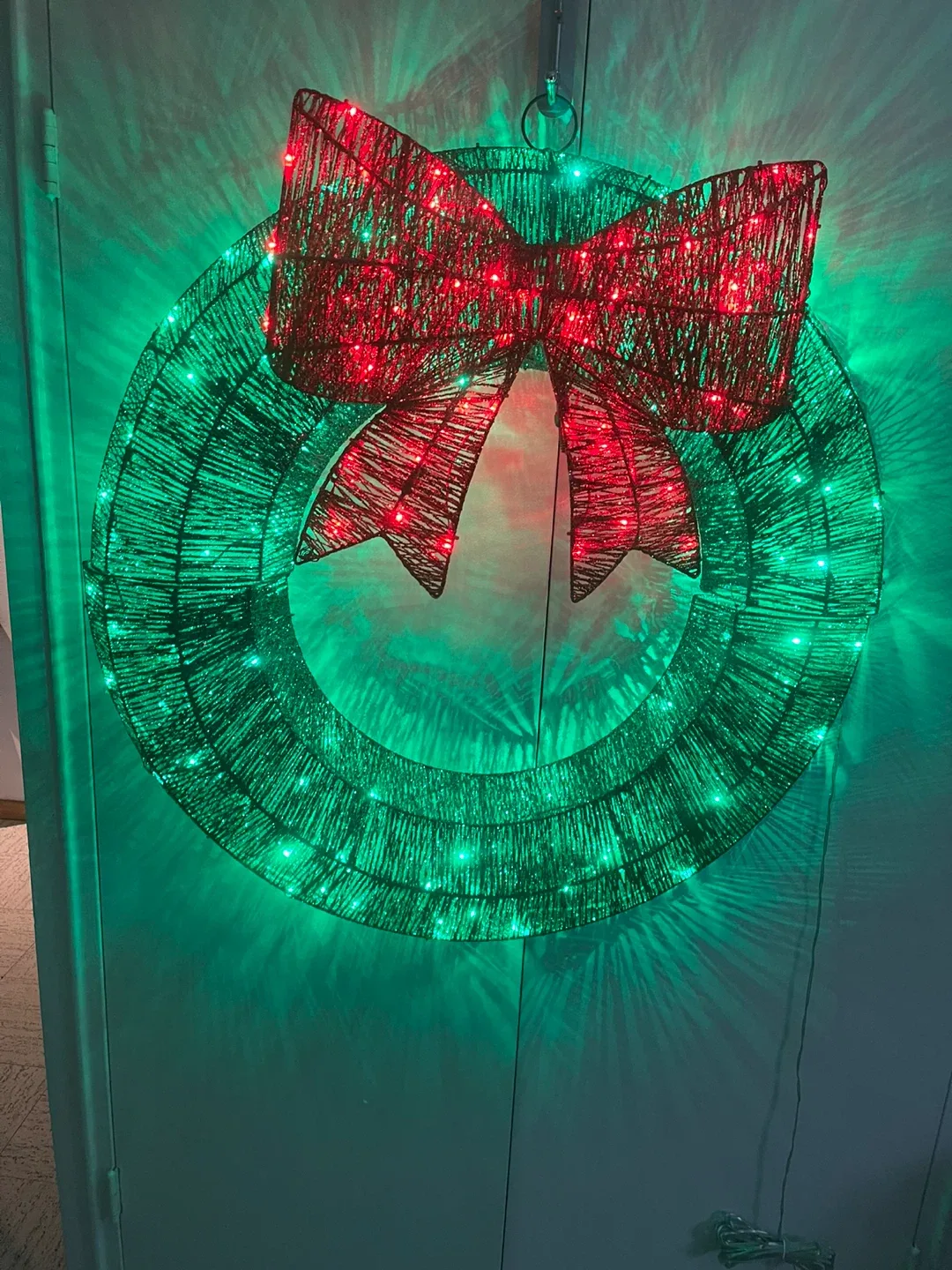 Large Red and Green LED Christmas Wreath with storage bag thumbnail