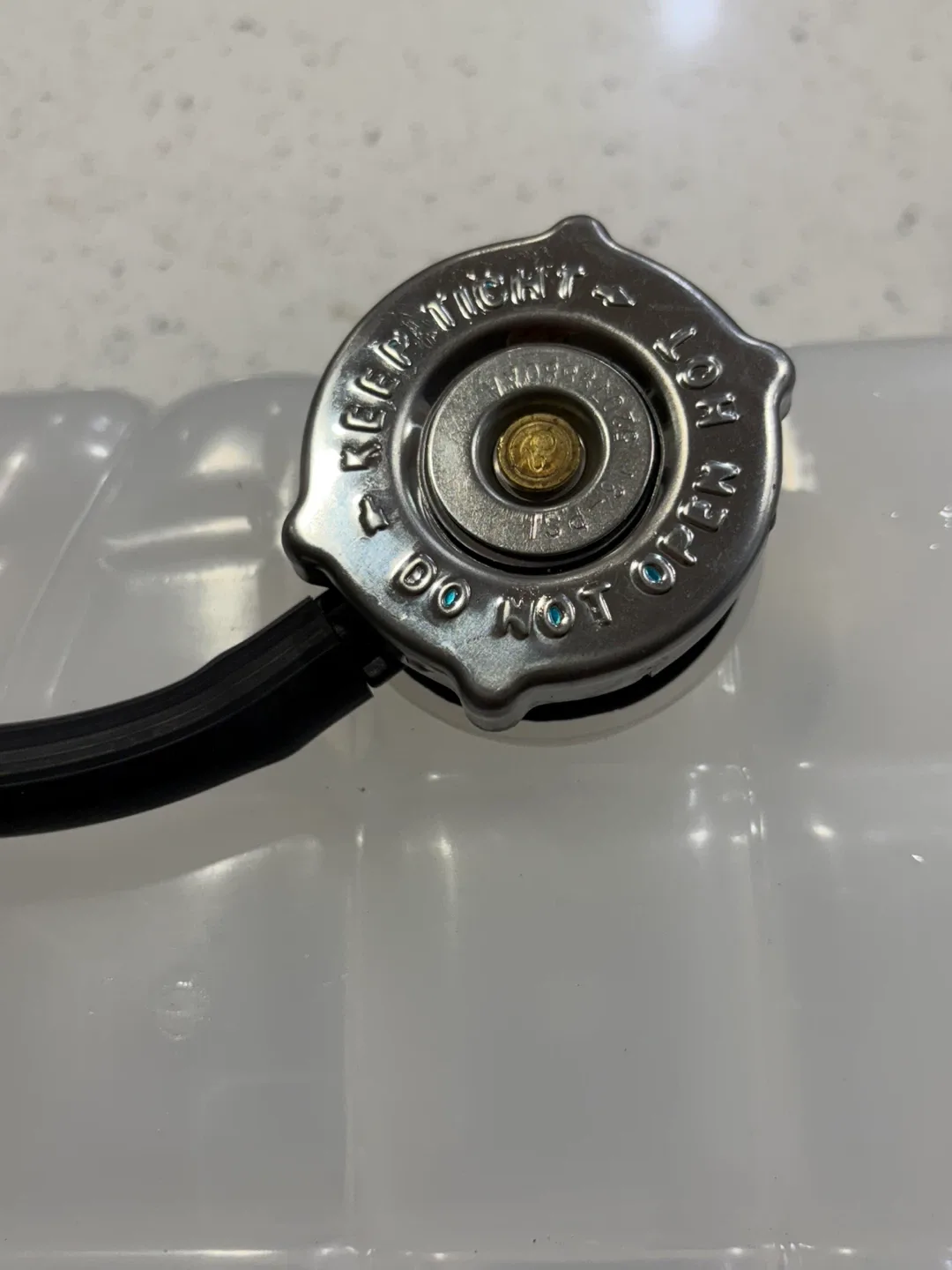 Coolant Overflow Tank image indicator(5)