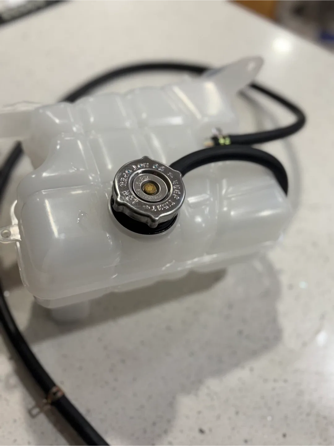 Coolant Overflow Tank image indicator(6)