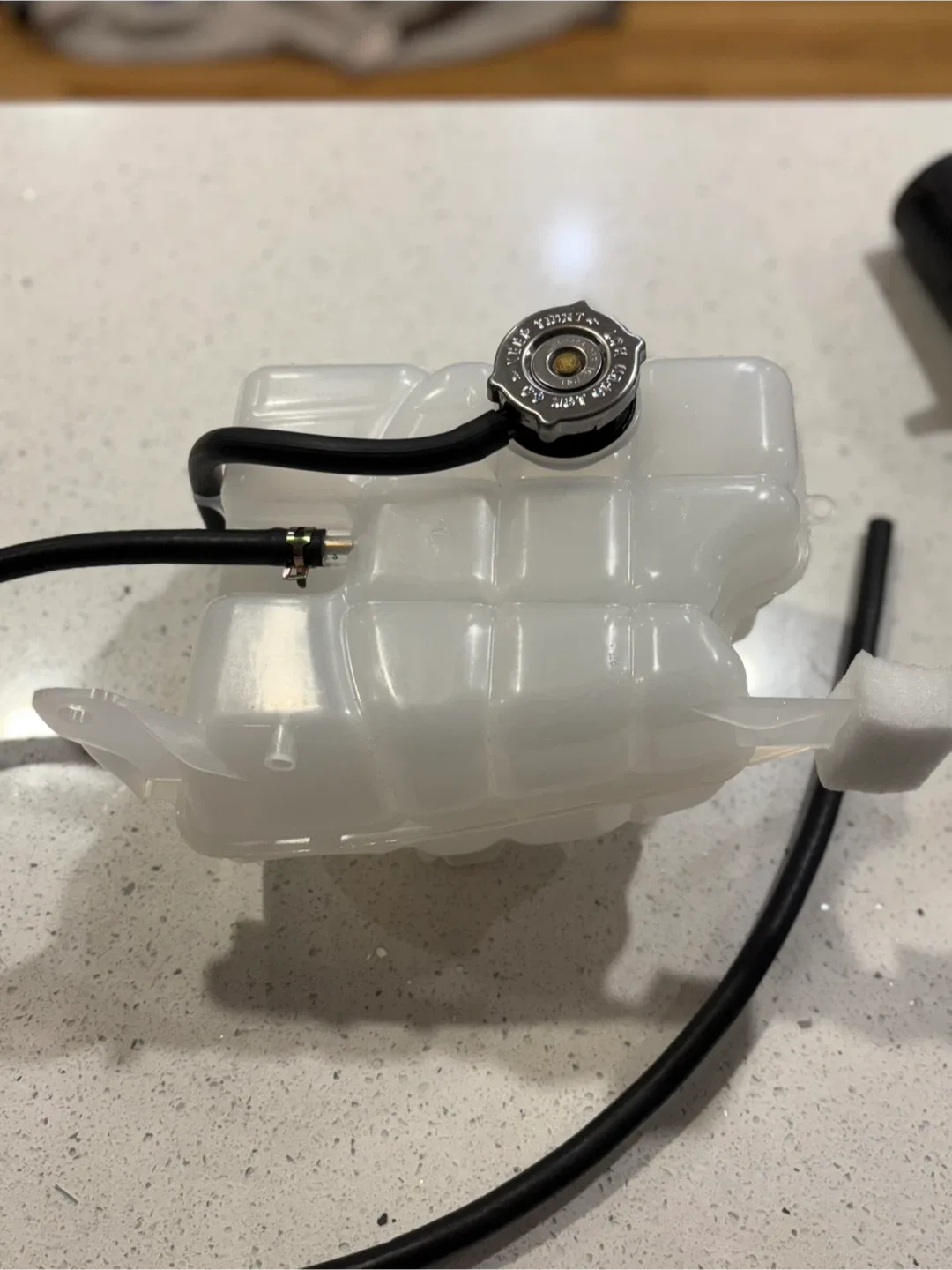 Coolant Overflow Tank image indicator(2)