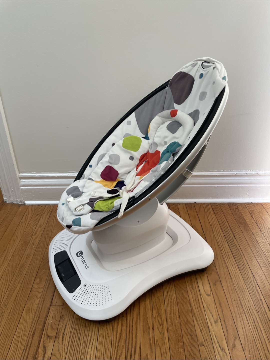 Baby swing rocker (4moms)