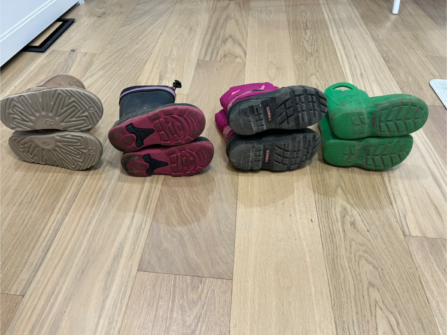 Kids' UGG, Sorel, Kamik and Crocs, Size 11-12 image indicator(2)