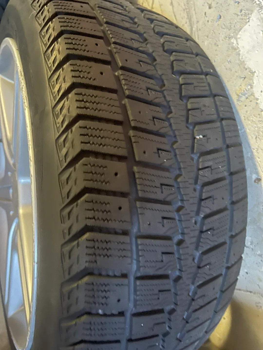 Winter tires for Mercedes Benz image indicator(2)