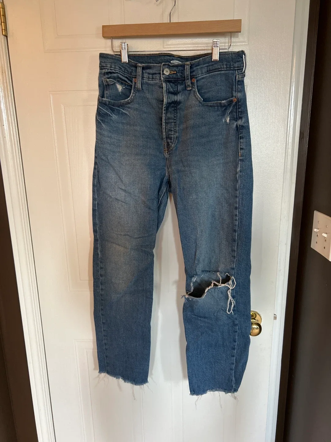 Old Navy Sky-Hi Straight Jeans - Size 8 thumbnail
