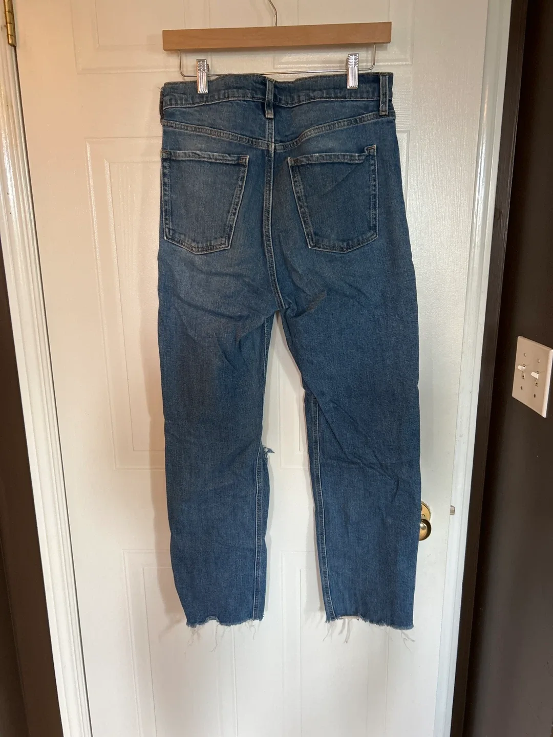 Old Navy Sky-Hi Straight Jeans - Size 8 image indicator(3)