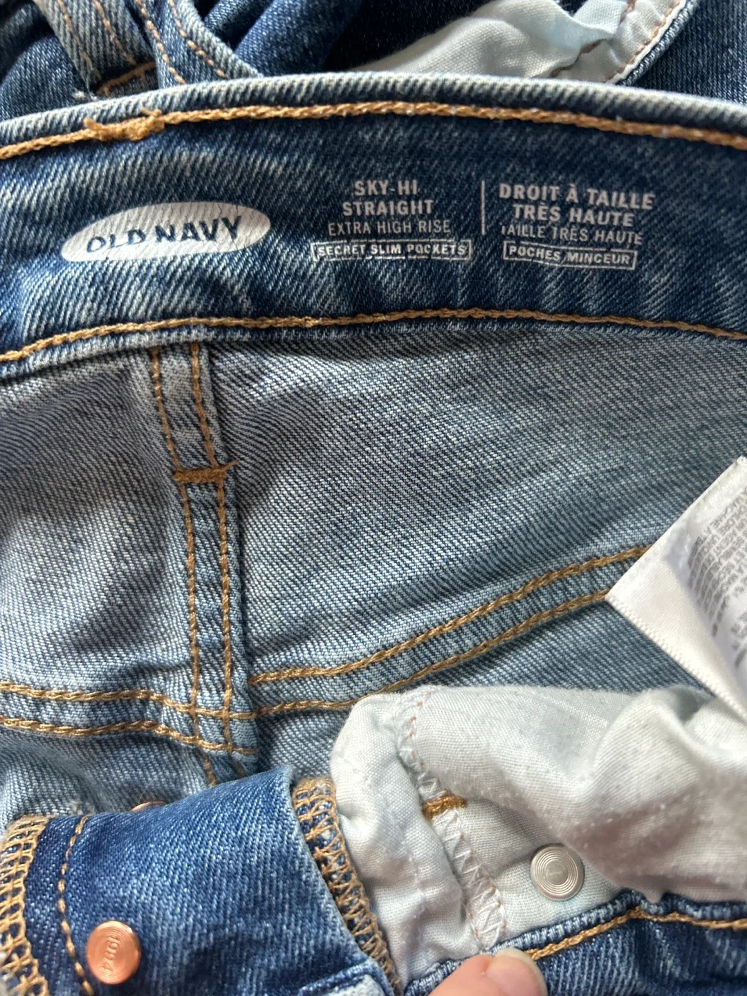 Old Navy Sky-Hi Straight Jeans - Size 8 image indicator(5)