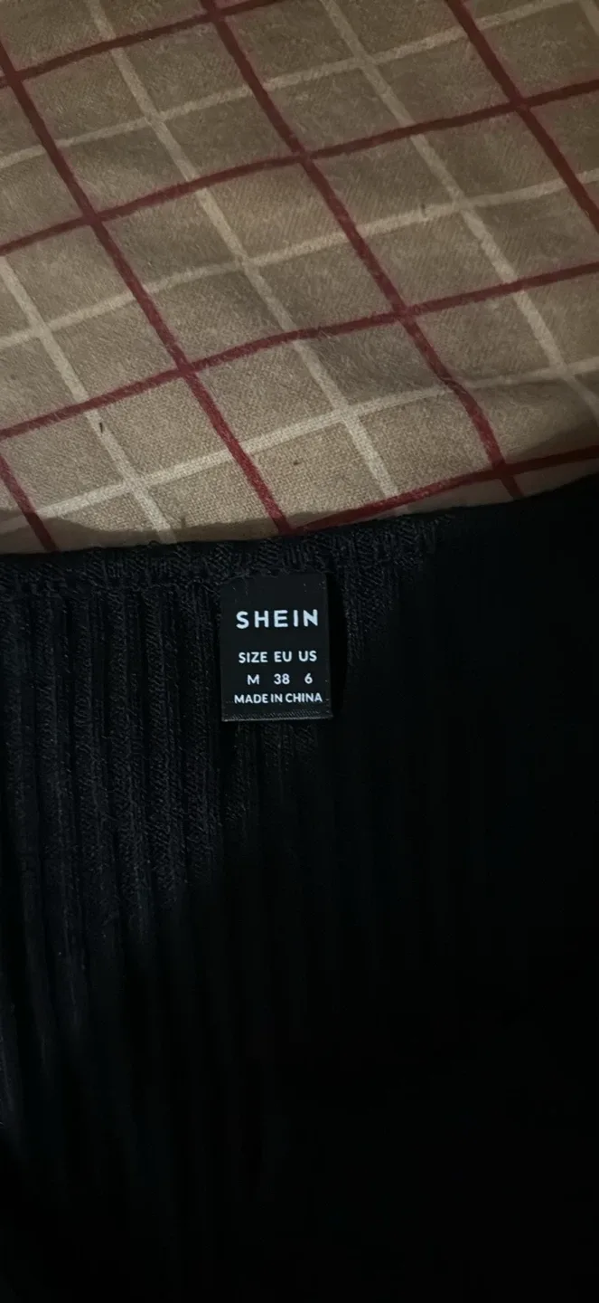 Shein 3pc Ribbed Crop Top - Size M image indicator(4)