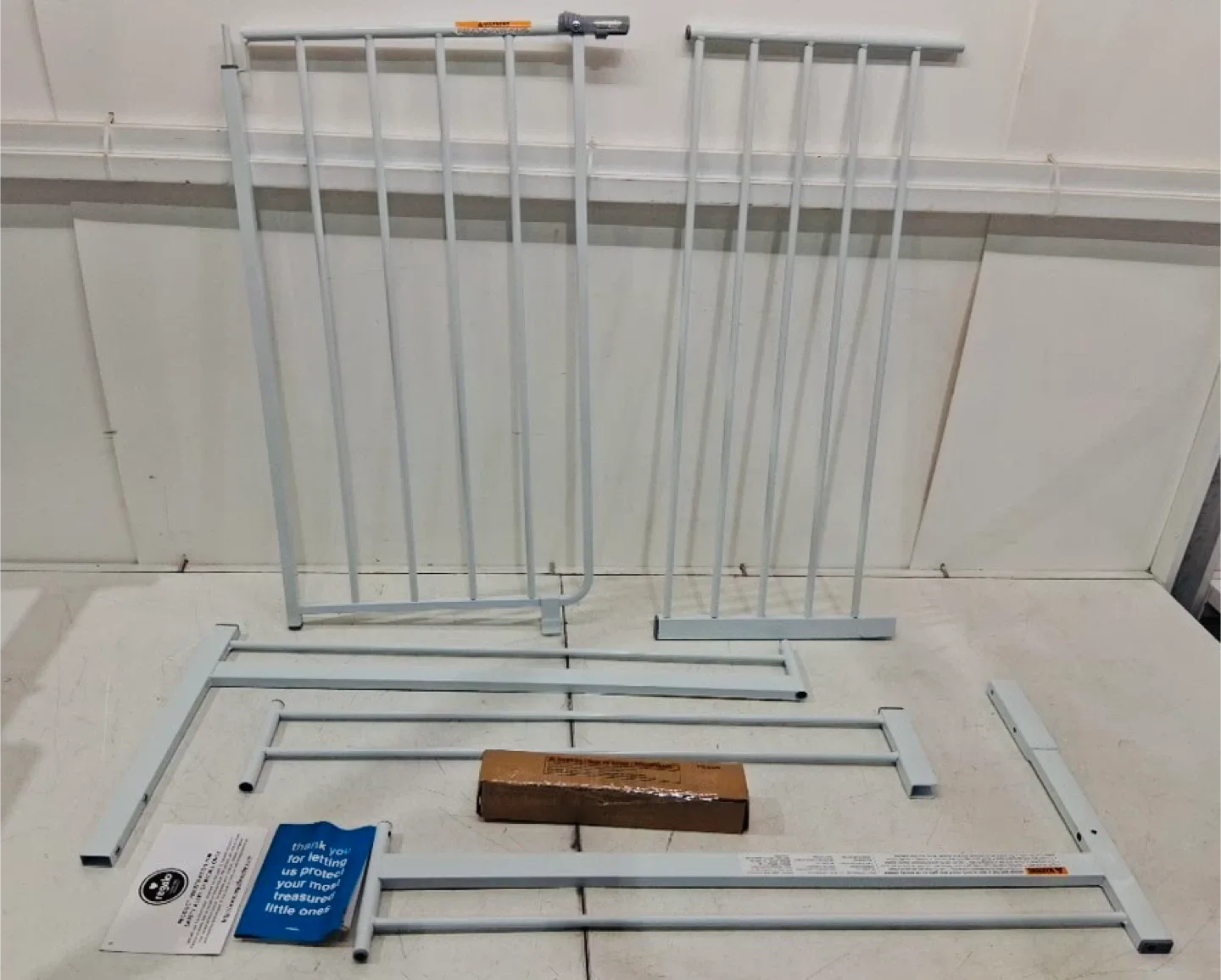 Regalo Baby Gate 29-47" x 30" image indicator(2)