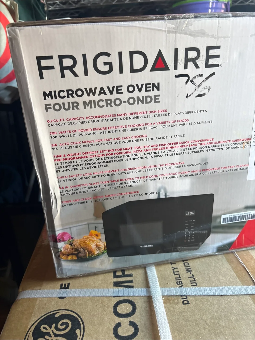 Frigidaire ReadyCook 0.7 cu ft Microwave Oven image indicator(2)