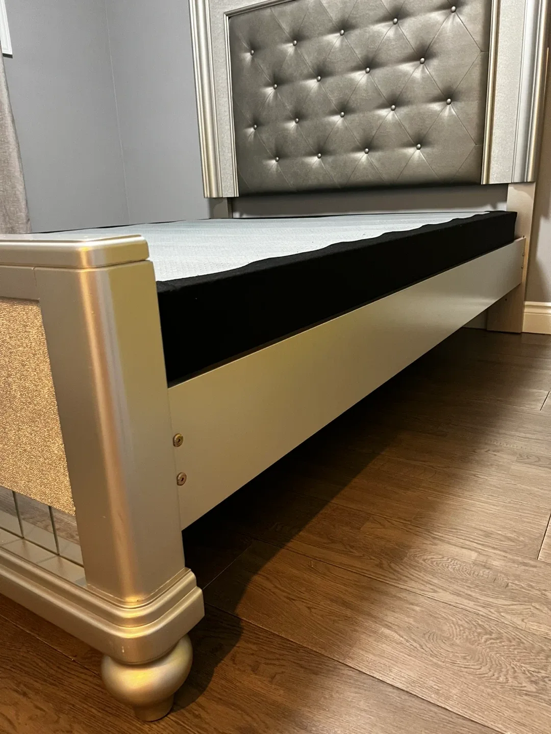 Upholstered Bed Frame - Silver image indicator(3)