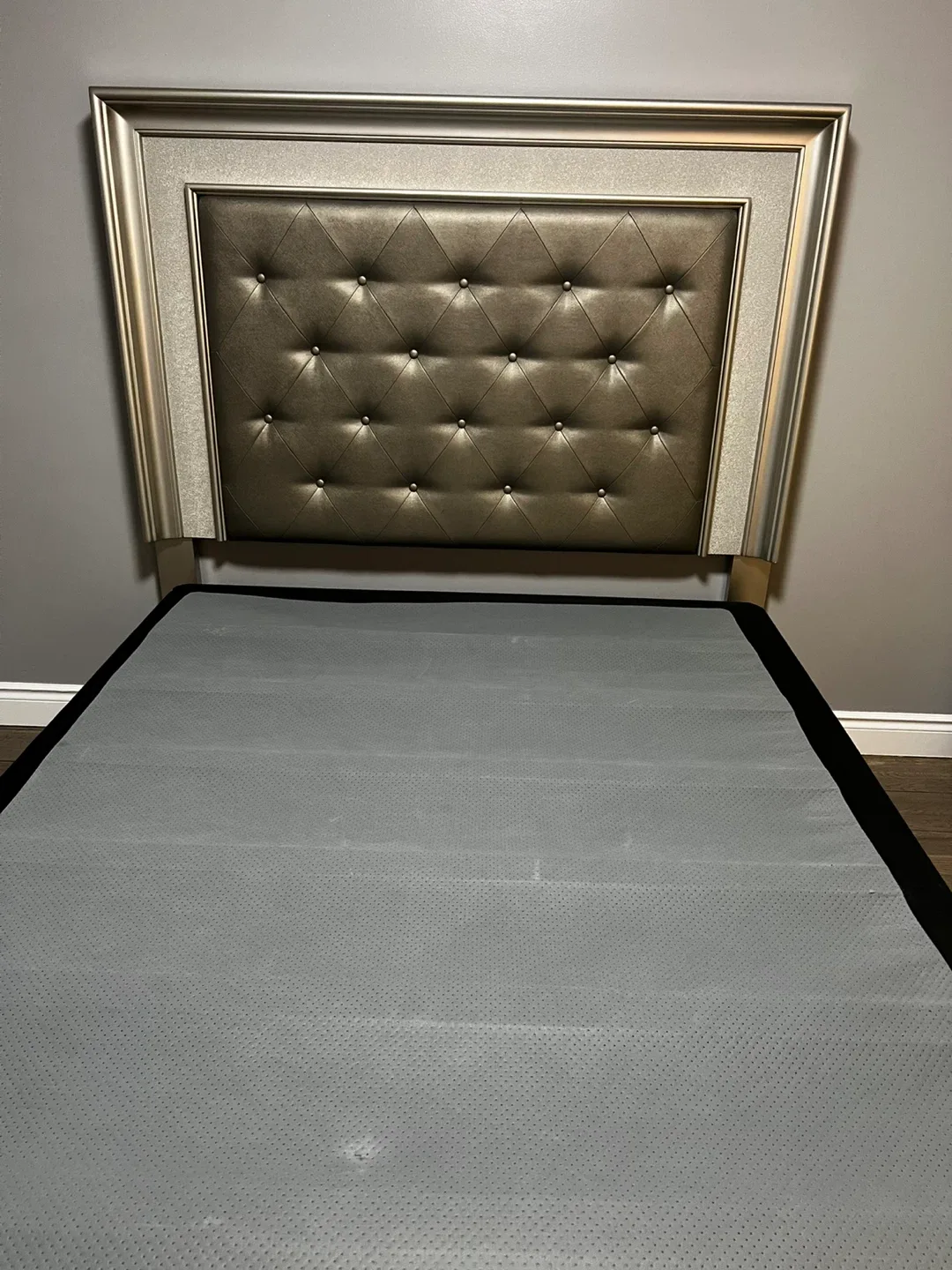 Upholstered Bed Frame - Silver image indicator(5)