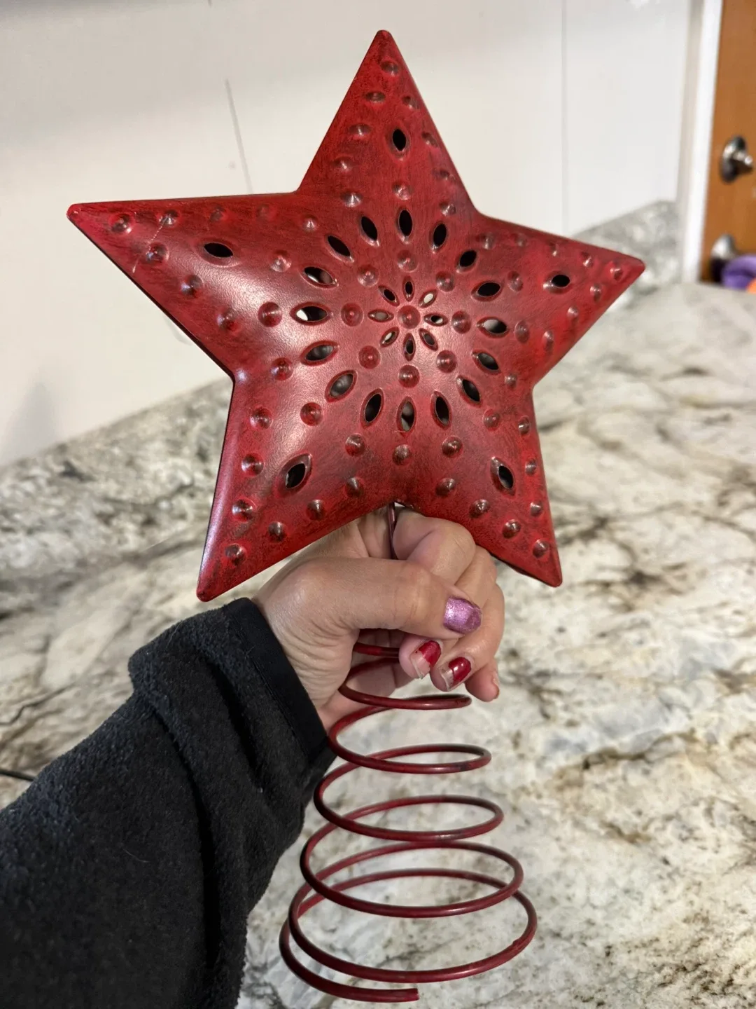 Red Metal Star Christmas Tree Topper image indicator(4)