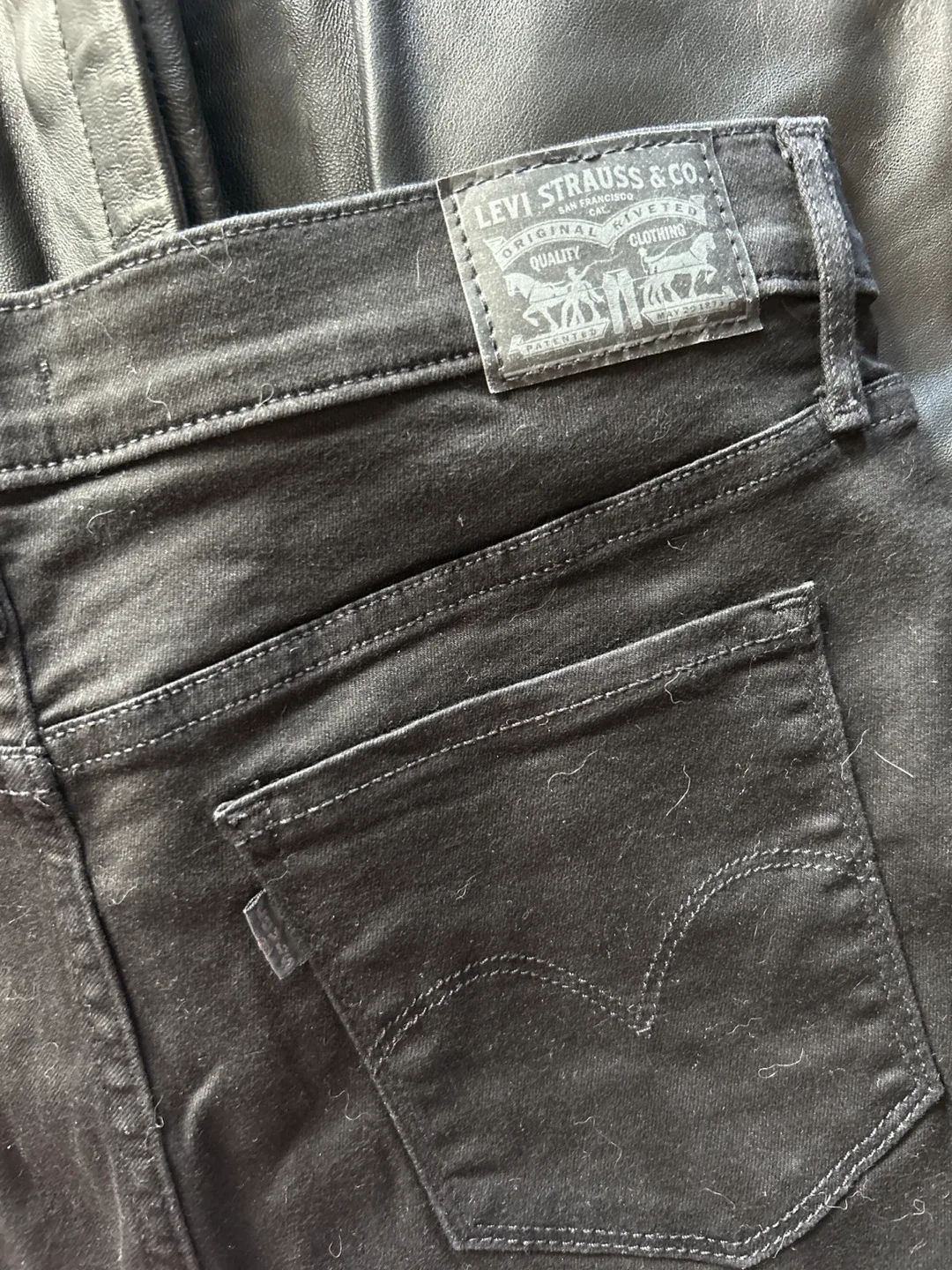 Levi's 315 Shaping Bootcut Jeans - Size 31 image indicator(4)