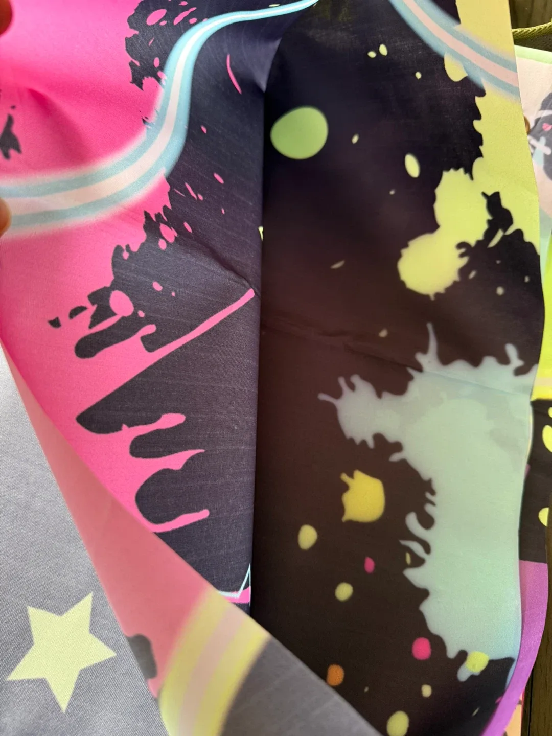 Party backdrop and 4 Blacklight lamps image indicator(3)