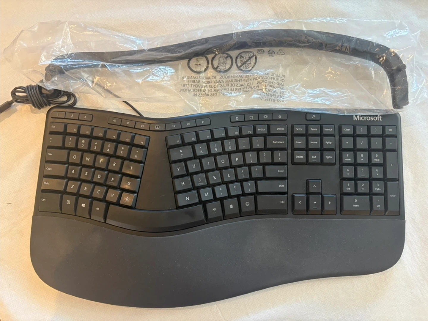 Microsoft Ergonomic Keyboard - Wired