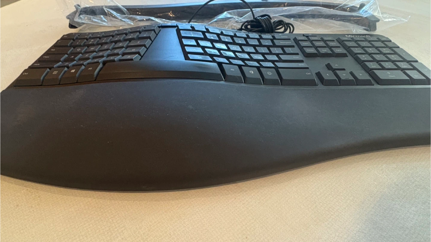 Microsoft Ergonomic Keyboard - Wired - photo 2