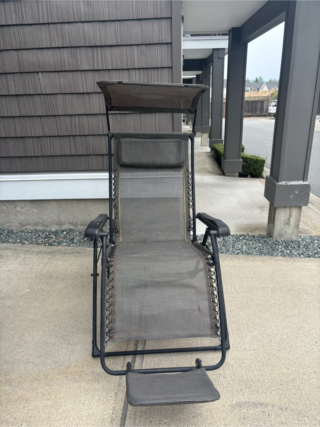 Zero Gravity Lounge Chair with Canopy