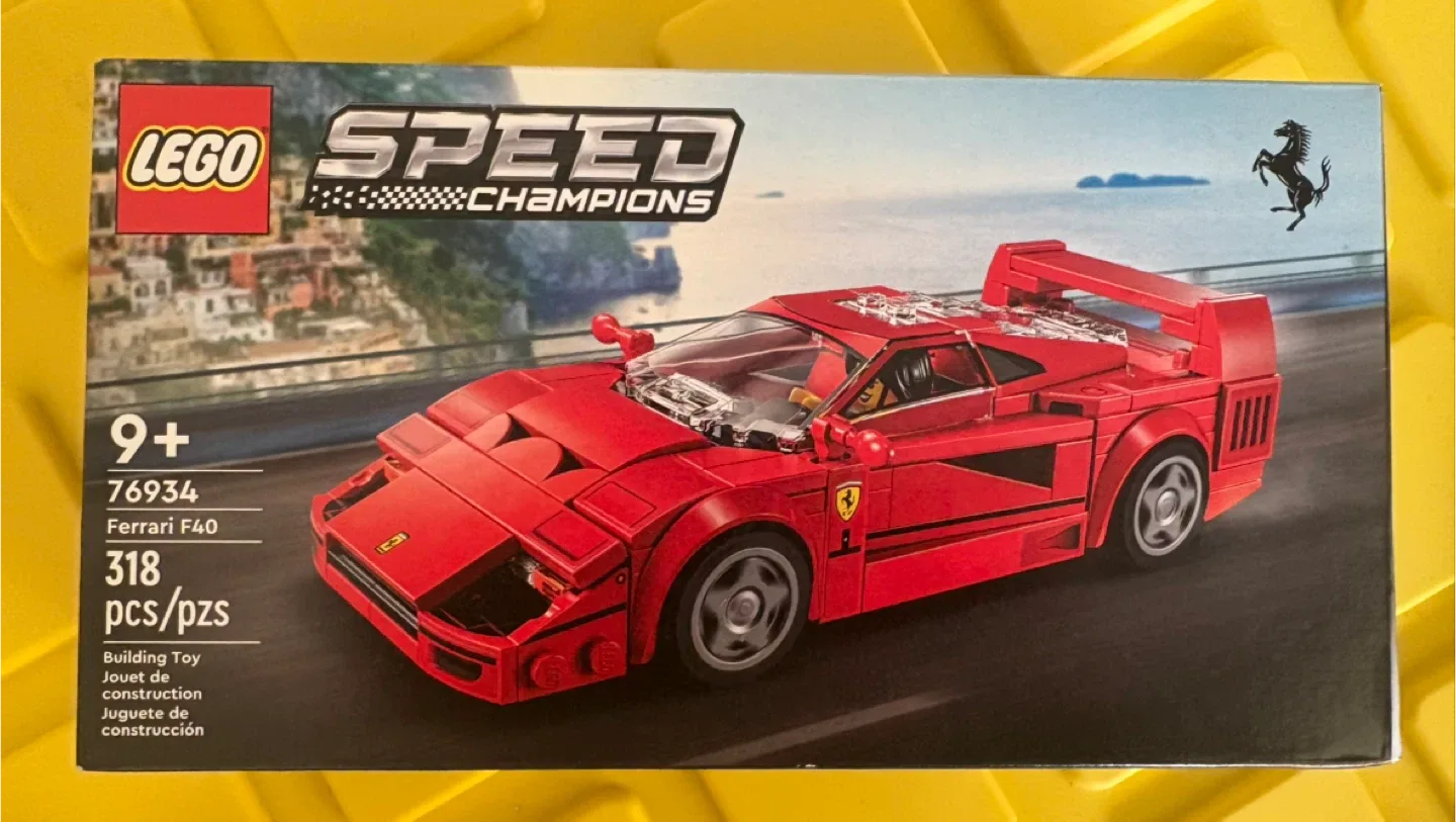 New LEGO Speed Champions Ferrari F40 (76934) thumbnail