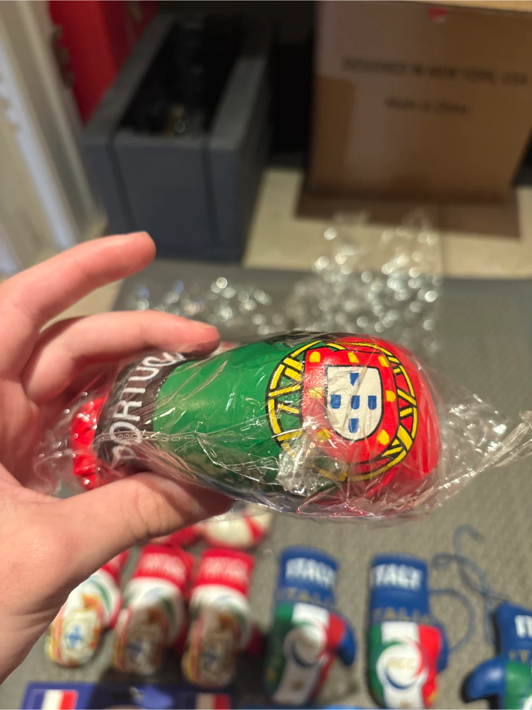 Country Flag Boxing Glove Keychains - New! - photo 4