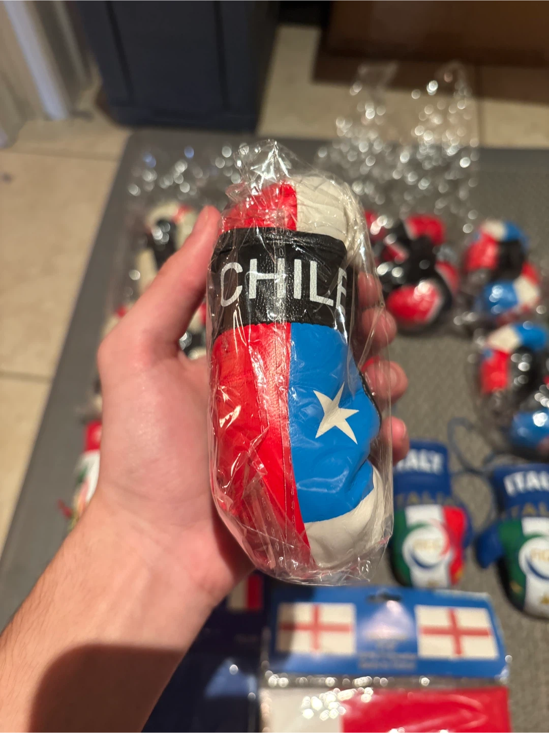 Country Flag Boxing Glove Keychains - New! - photo 2