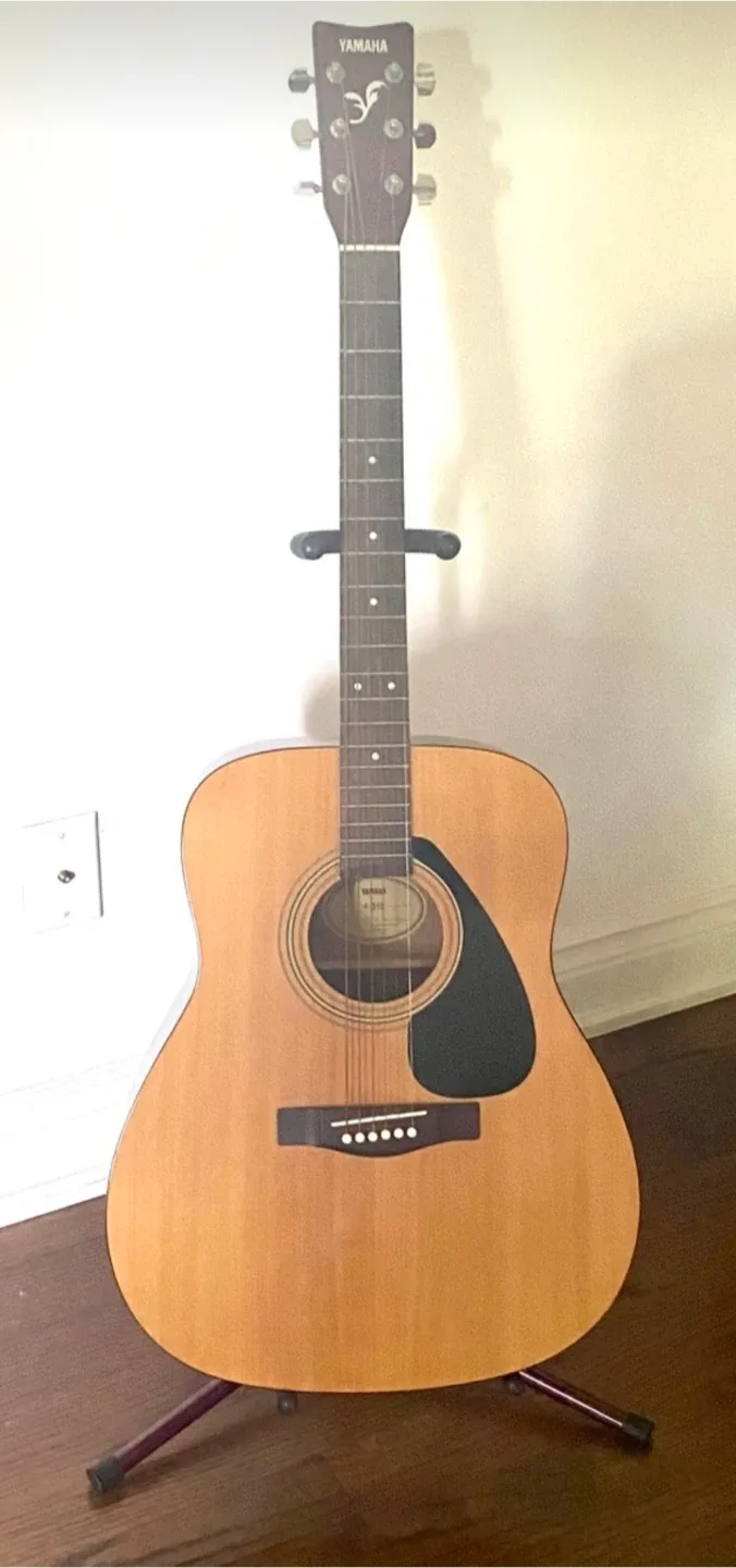 Yamaha F310 Acoustic Guitar with Case and Stand image indicator(2)