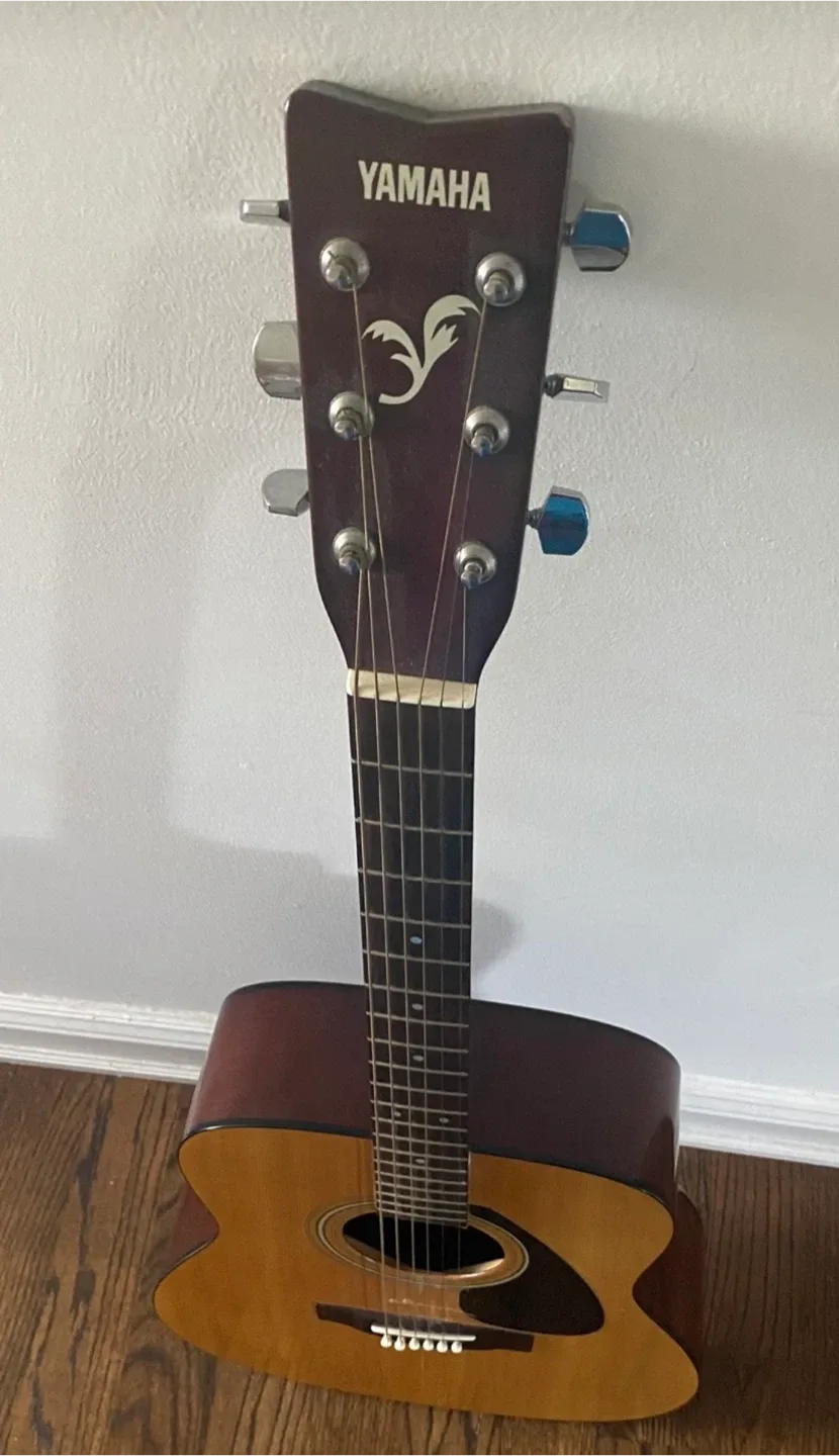 Yamaha F310 Acoustic Guitar with Case and Stand image indicator(5)