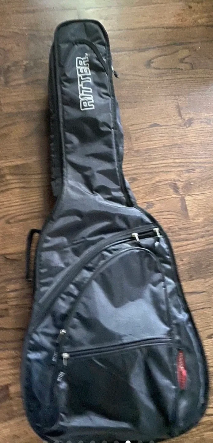 Yamaha F310 Acoustic Guitar with Case and Stand image indicator(8)