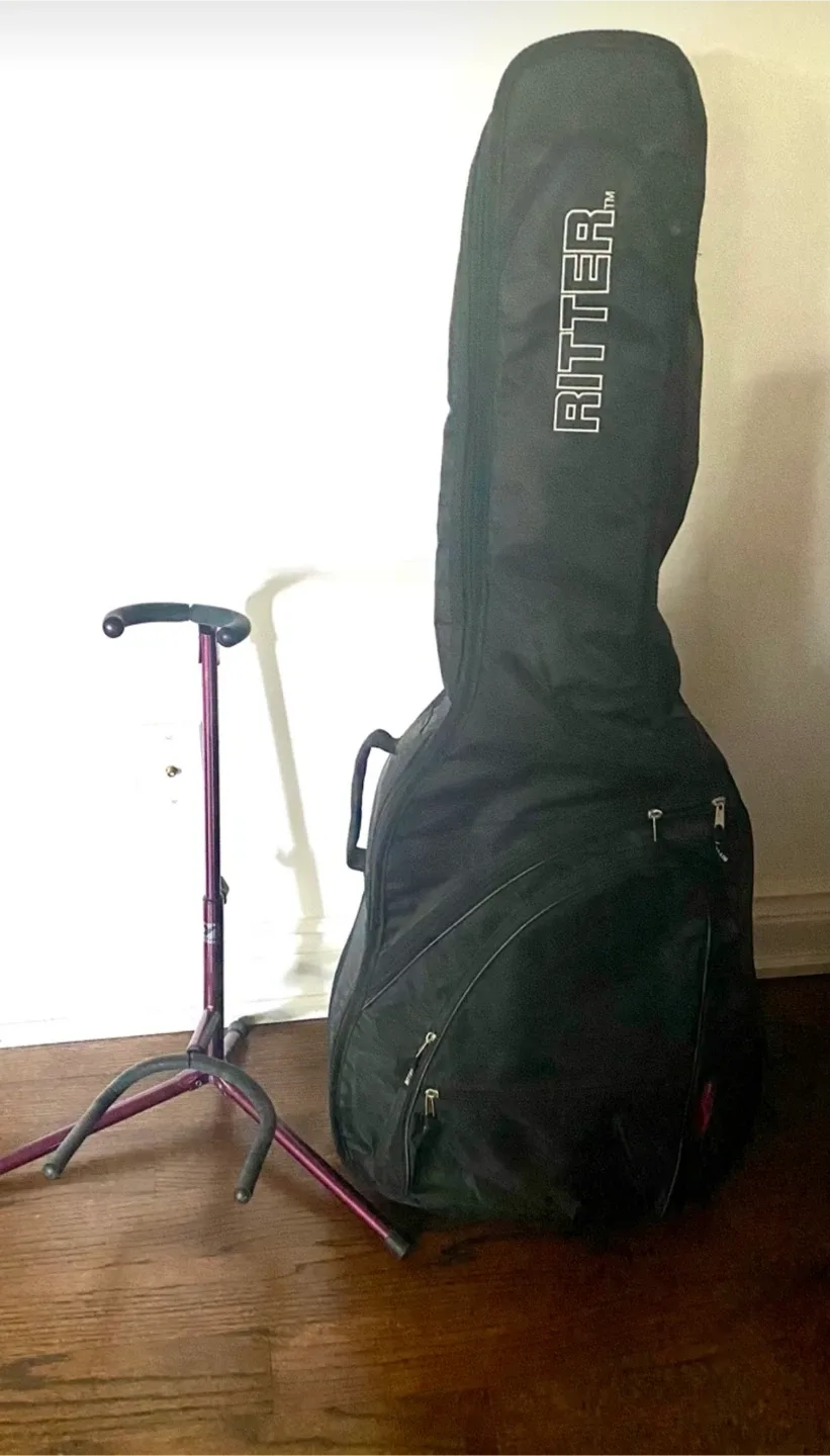 Yamaha F310 Acoustic Guitar with Case and Stand image indicator(10)