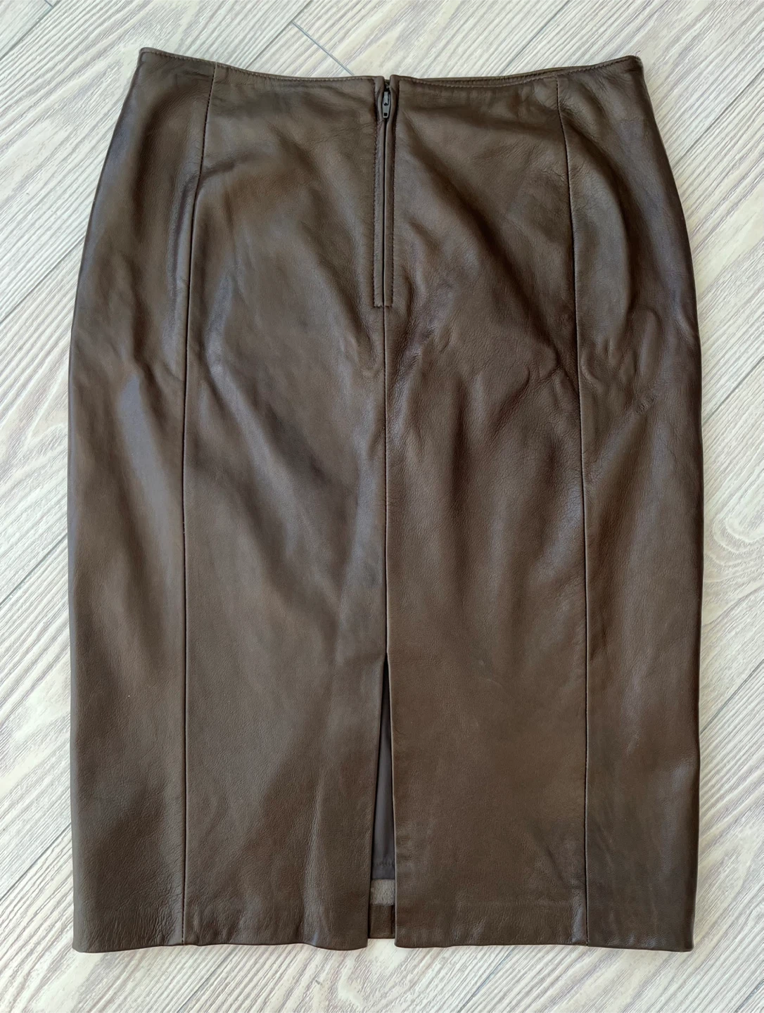 Danier Italian Leather Skirt - Size 10 - photo 3