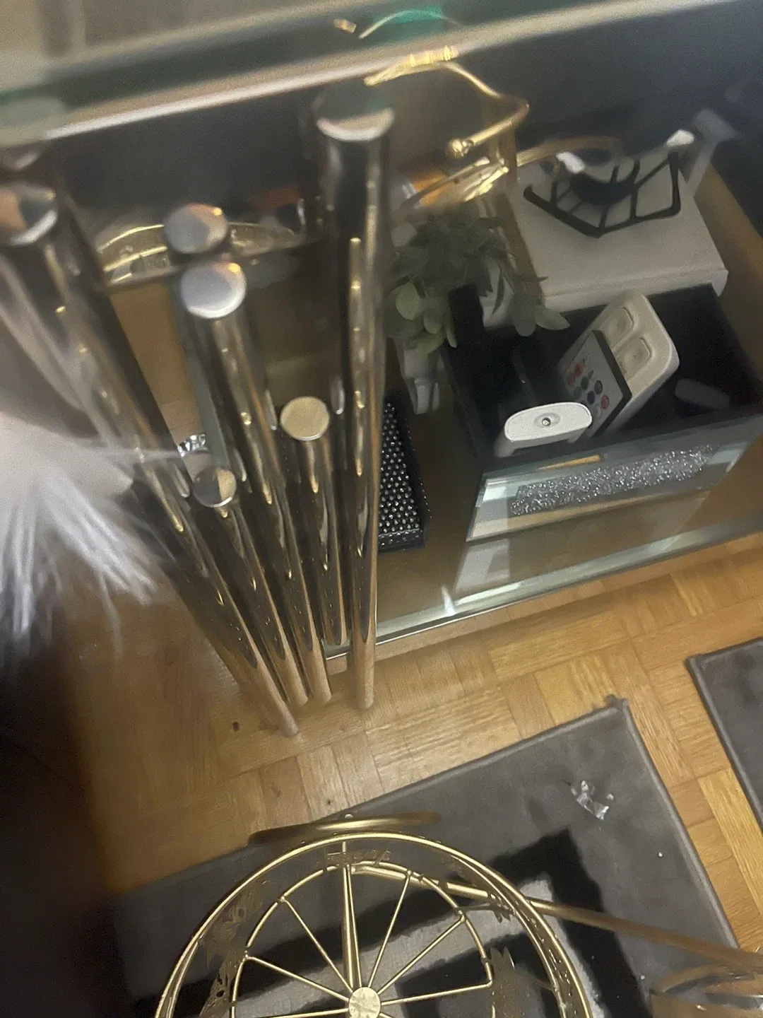 Sliver  Accent Table image indicator(2)