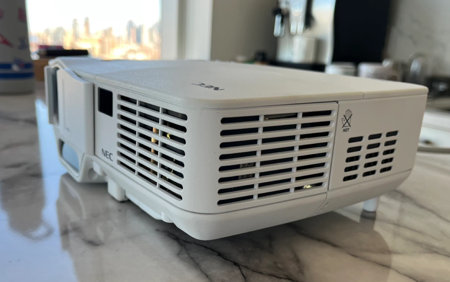NEC NP64 Portable Projector - photo 4