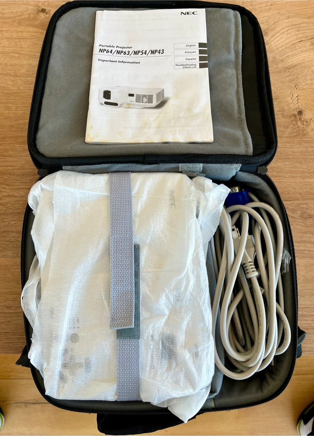 NEC NP64 Portable Projector - photo 5