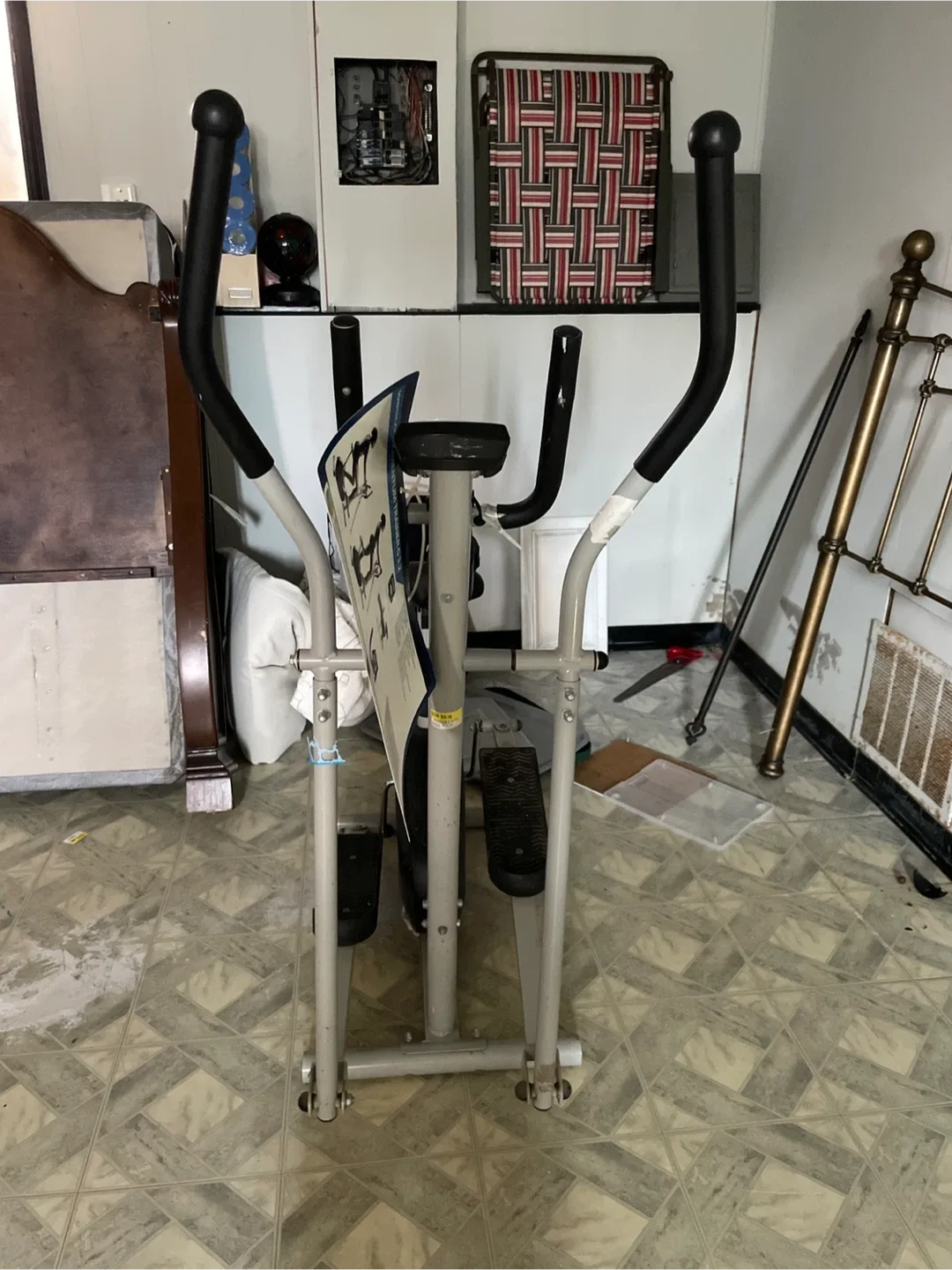 Momentum Trainer G 3.2 Elliptical + Upright Bike image indicator(2)