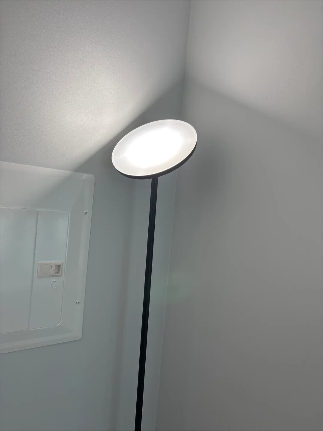 Outon Modern Black LED Floor Lamp image indicator(2)