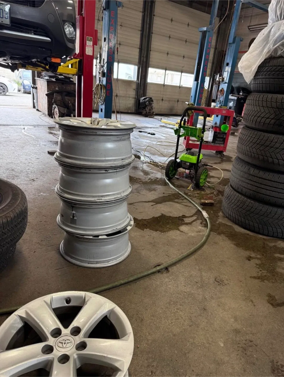 Set of 4 Chevrolet Rims size 18.5 image indicator(3)