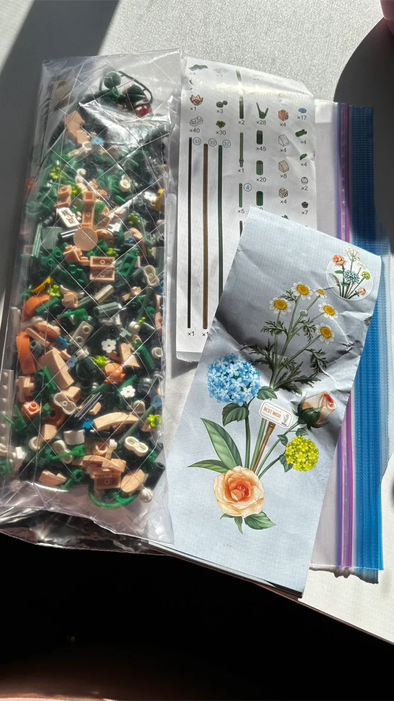Floral Arrangement Lego Set (No Box) image indicator(2)