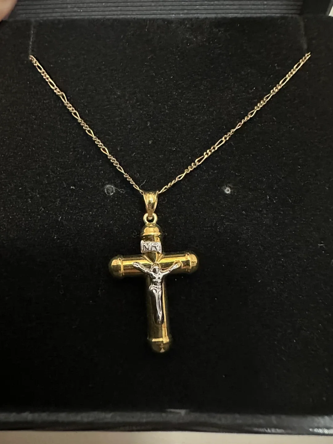 Gold Cross 10k Pendant Necklace thumbnail