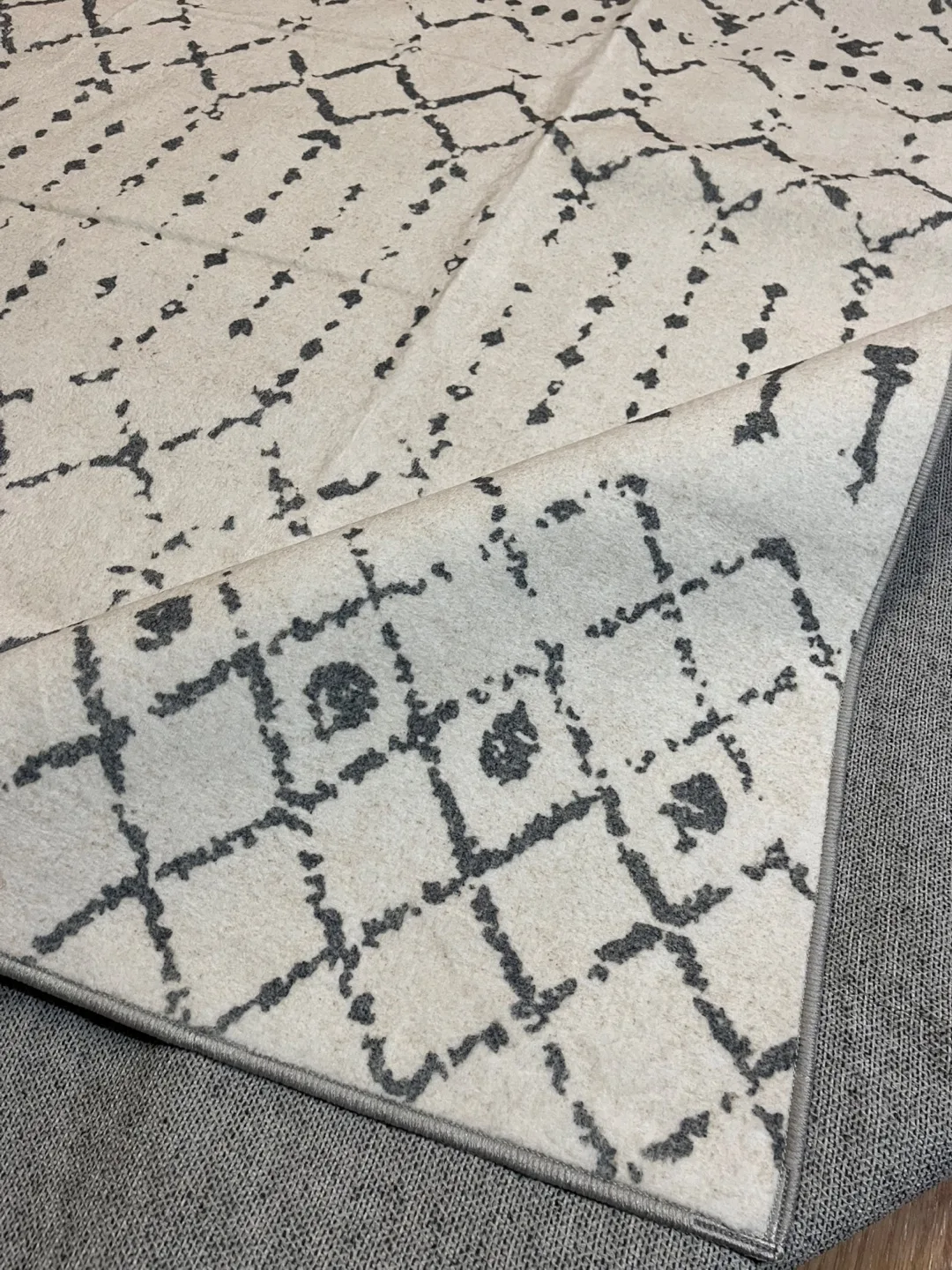 Brand New 6x9ft Cream Grey Soft Area Rug image indicator(3)