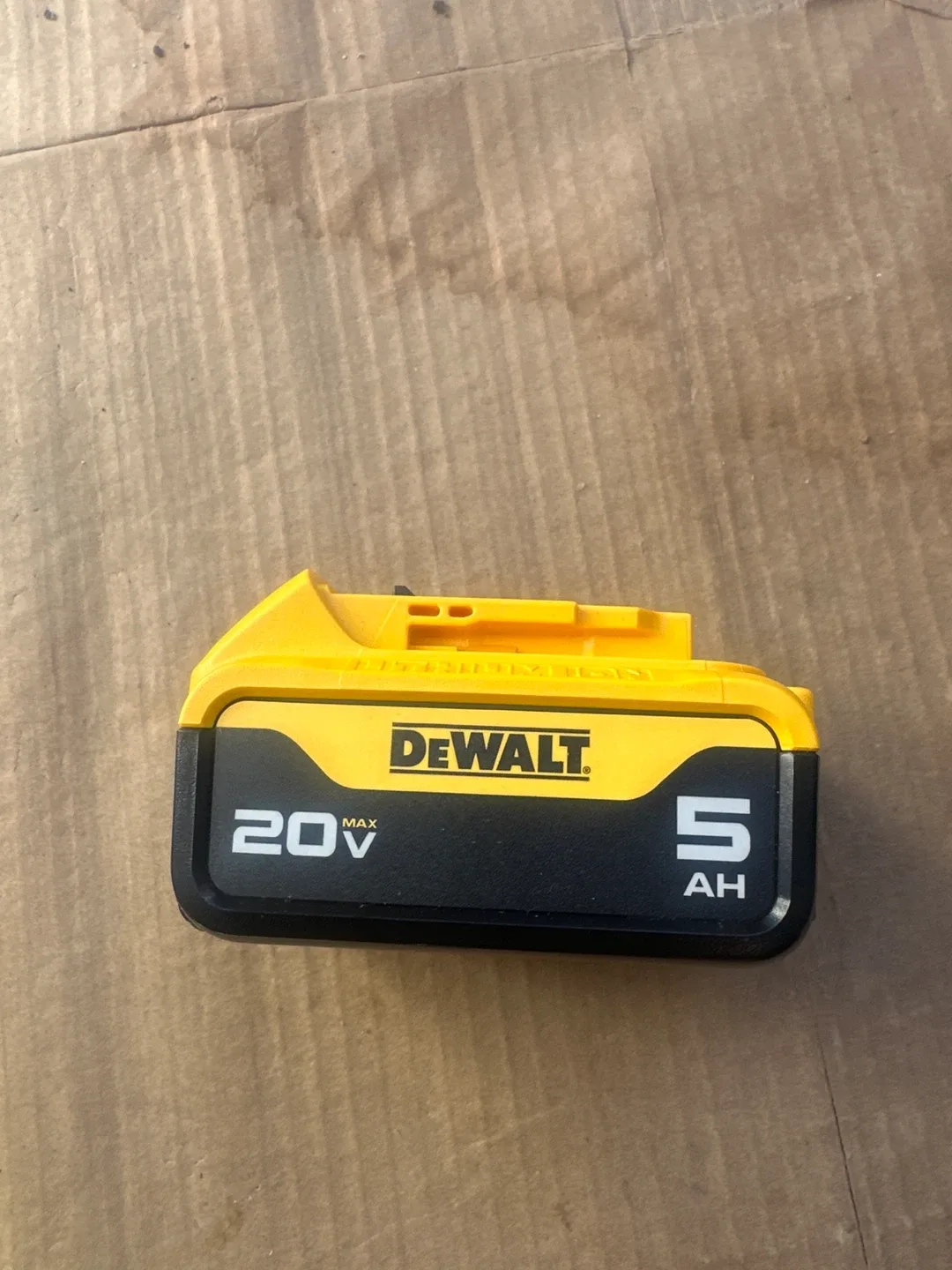DeWalt 20V MAX 5.0Ah Battery Pack DCB205 image indicator(2)