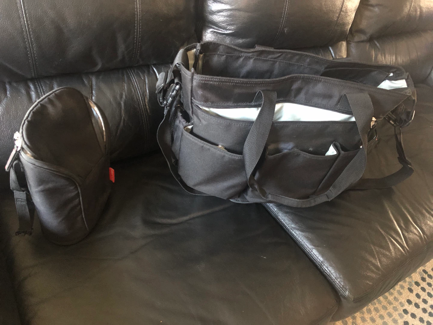 Black Diaper Bag with Insulated Bottle Bag free - photo 2