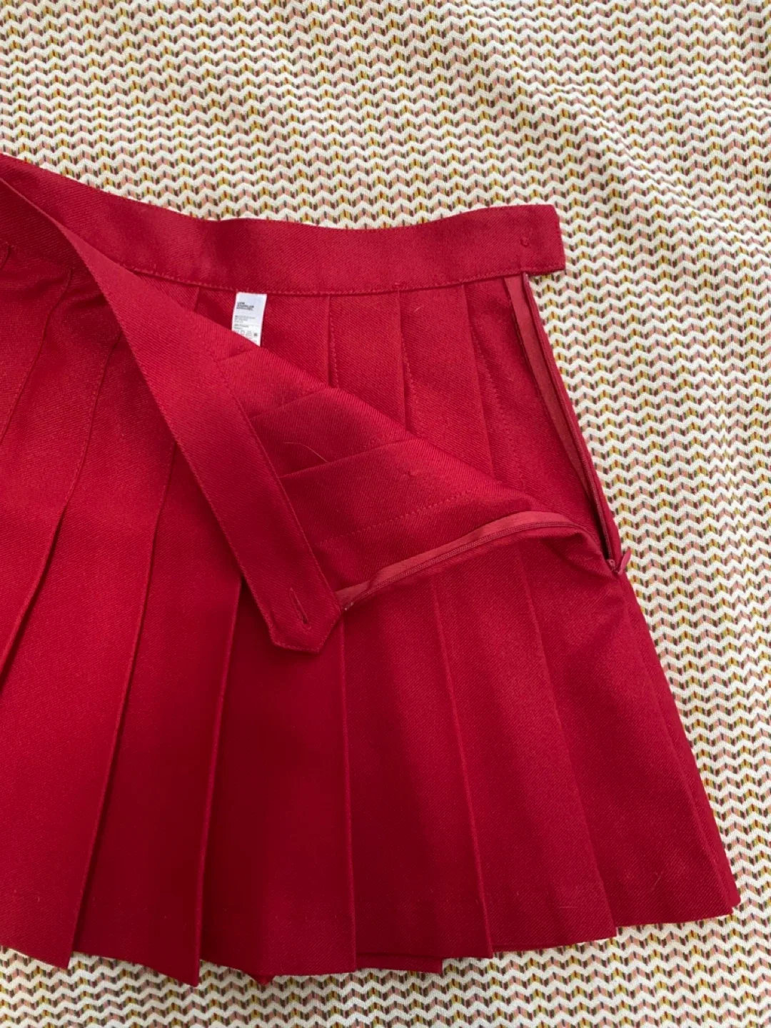 American Apparel tennis skirt image indicator(2)