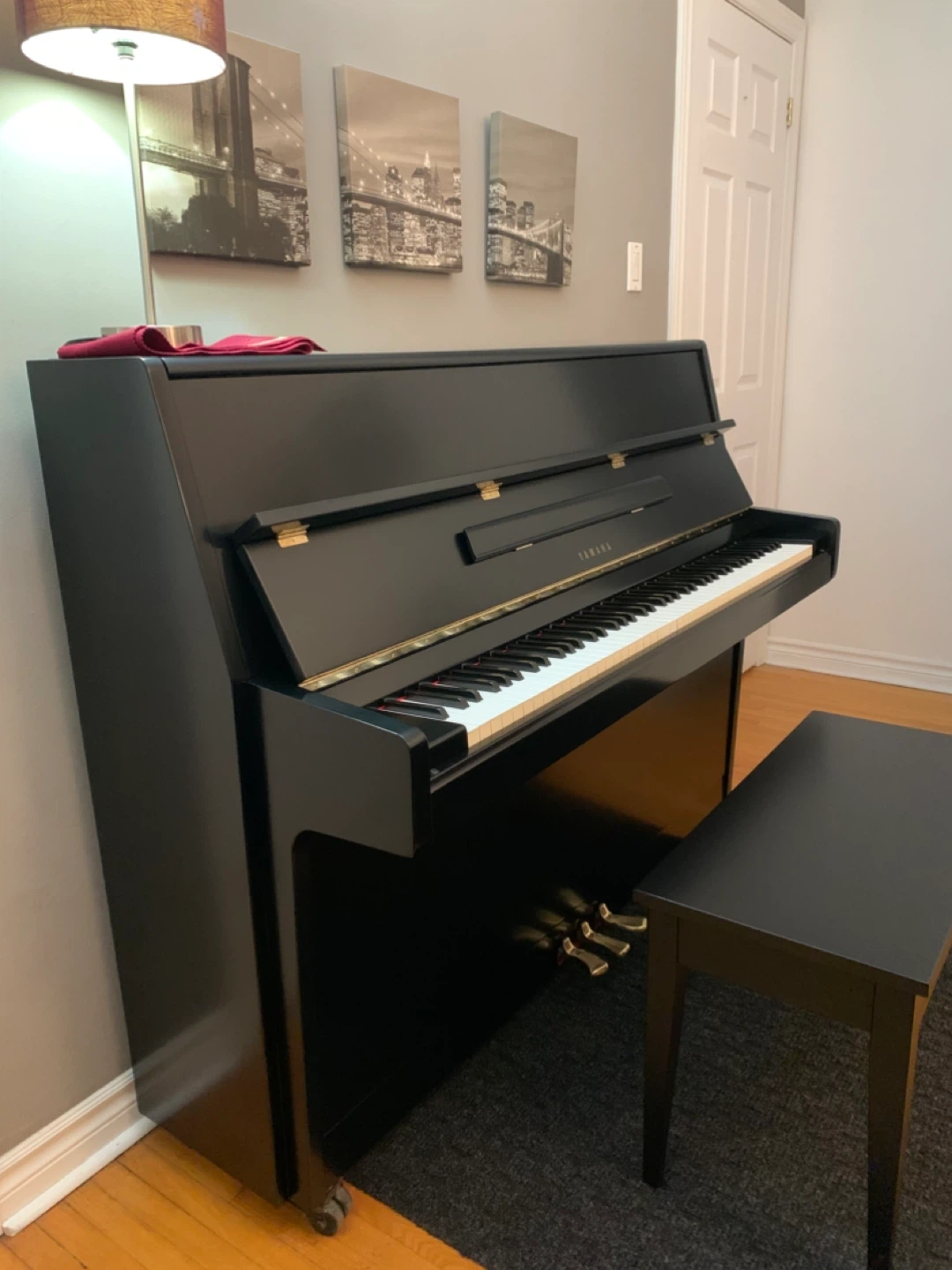 Yamaha Upright Piano - Black - photo 5