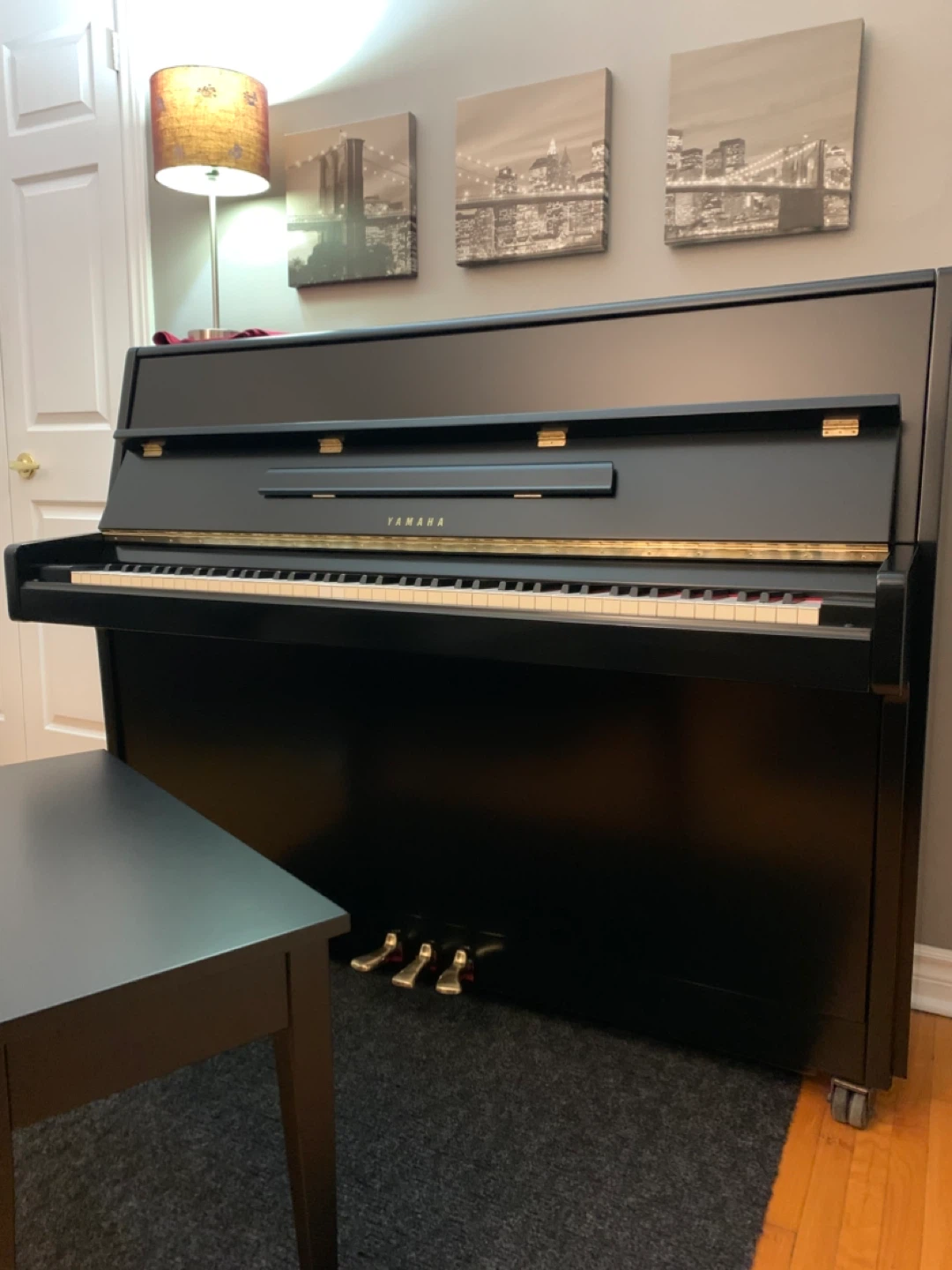 Yamaha Upright Piano - Black - photo 2