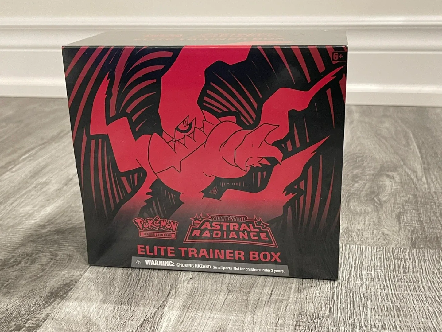 Astral Radiance Elite Trainer Box thumbnail