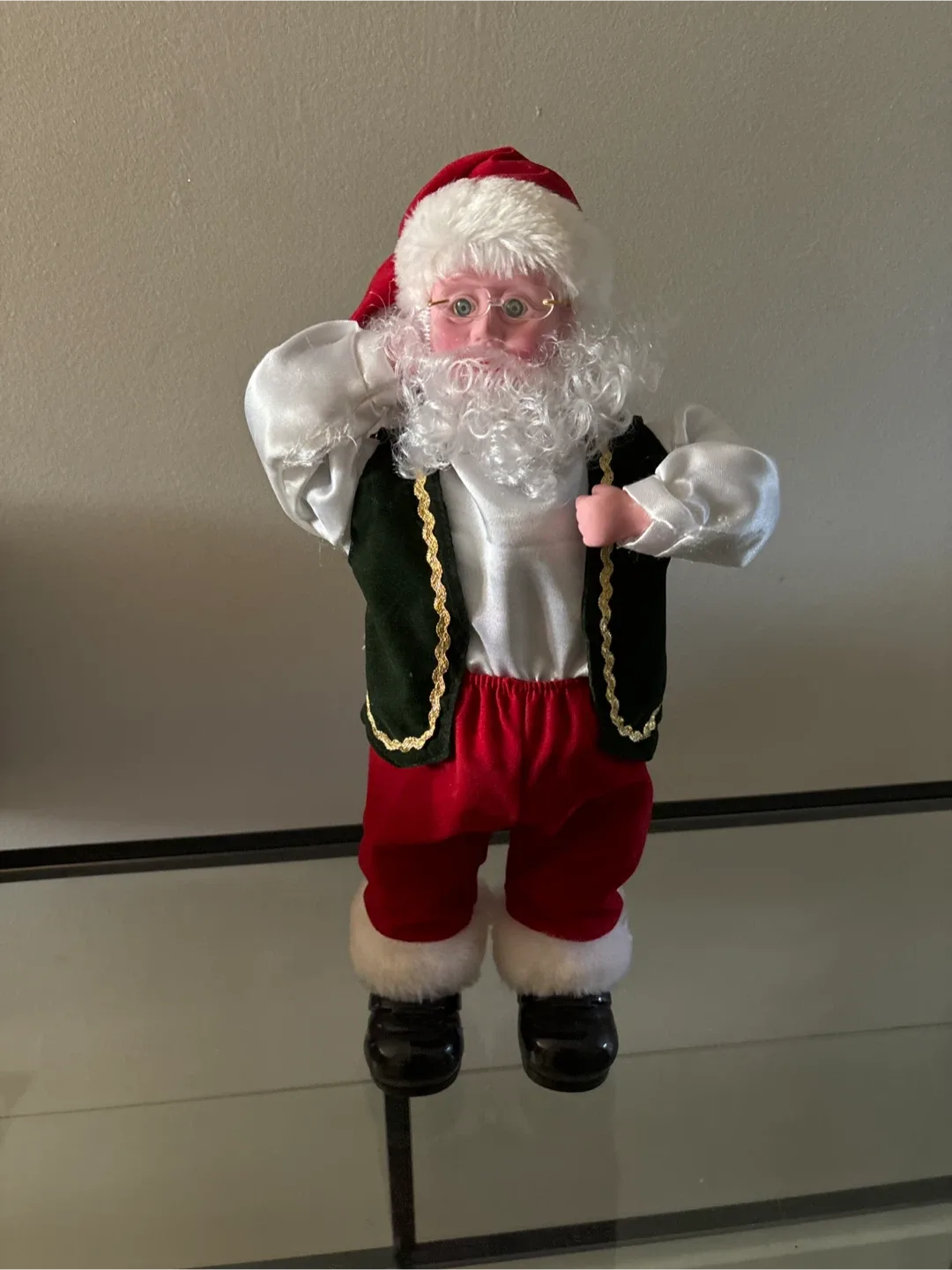 16" Hip Hop Dancing Santa image indicator(5)