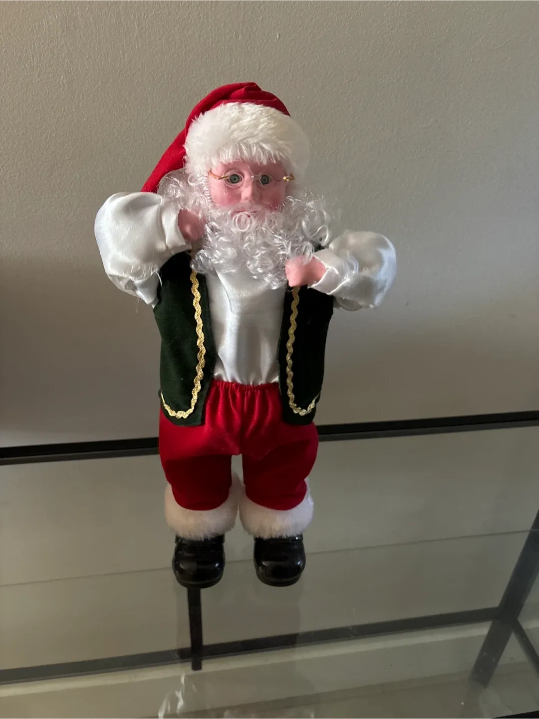 16" Hip Hop Dancing Santa image indicator(7)