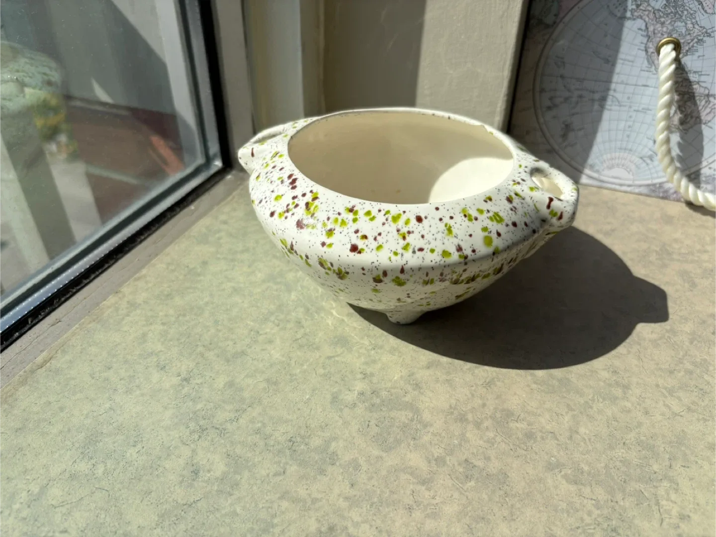 2 Decorative Vintage Ceramic Planter Bowls image indicator(2)